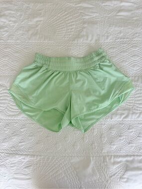 Lululemon Hotty Hot 2.5” Shorts